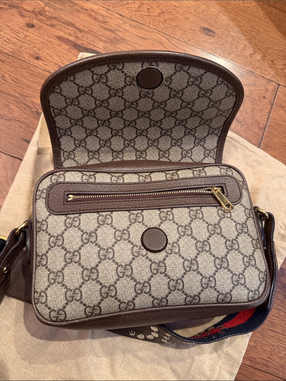 AUTHENTIC GUCCI GG Supreme Canvas Crossbody with Green and Red Web Stripe - Picture 8 of 15